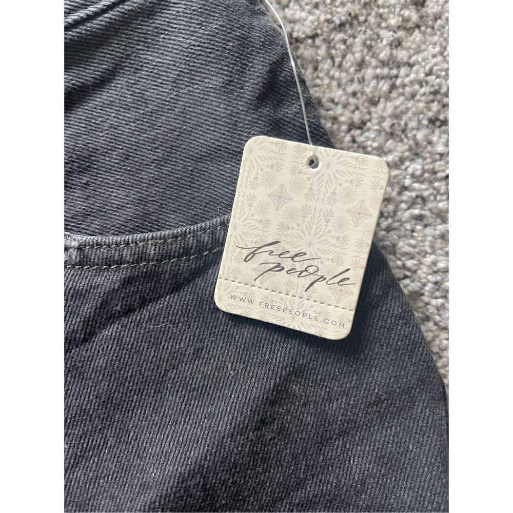 We The Free Cut-Off Distressed Shorts❤️ - Picture 2 of 6